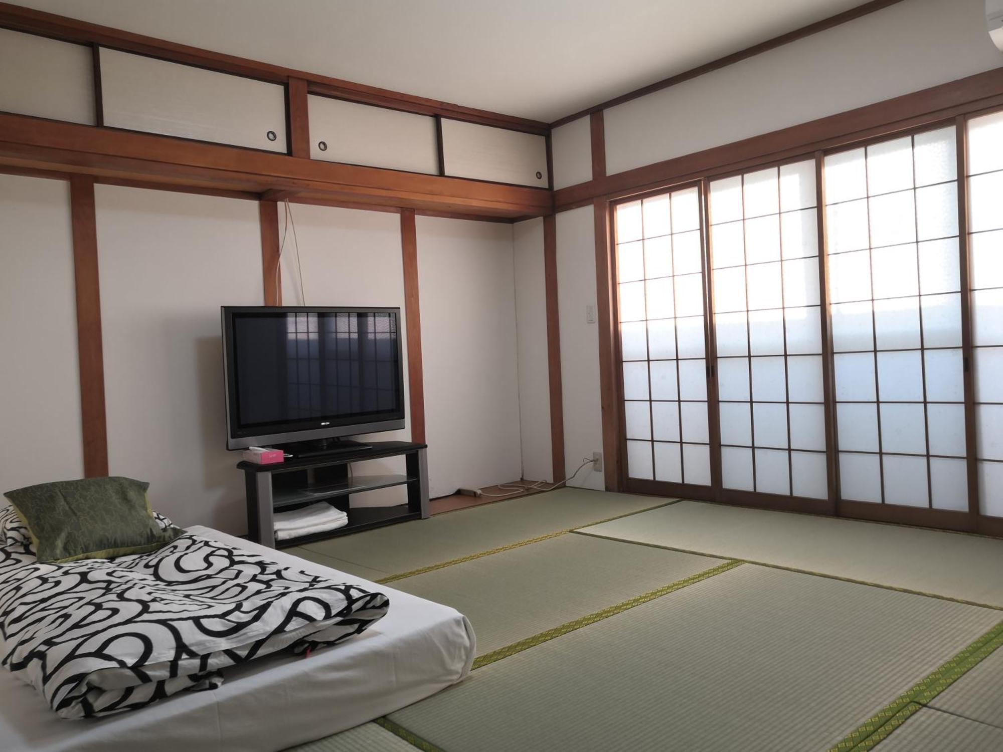 Nippori Nishi-tengachaya Guesthouse西天下茶屋アパートメント * Osaka