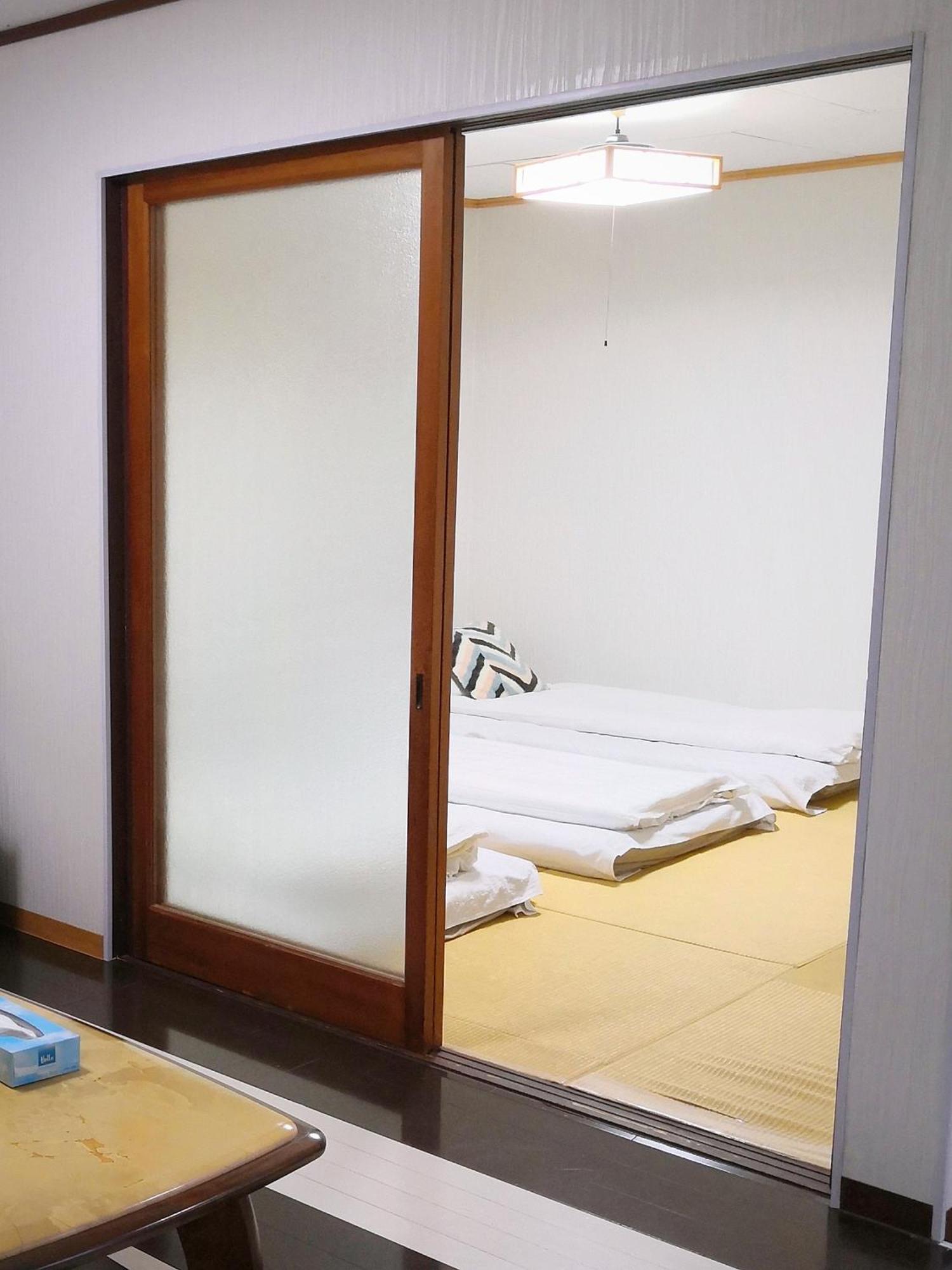 Nippori Nishi-tengachaya Guesthouse西天下茶屋アパートメント * Ōsaka