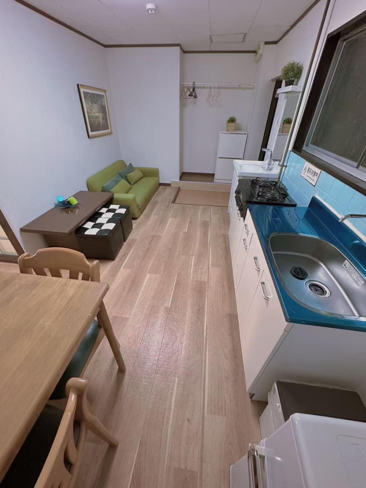 Nippori Nishi-tengachaya Guesthouse西天下茶屋アパートメント * Ōsaka